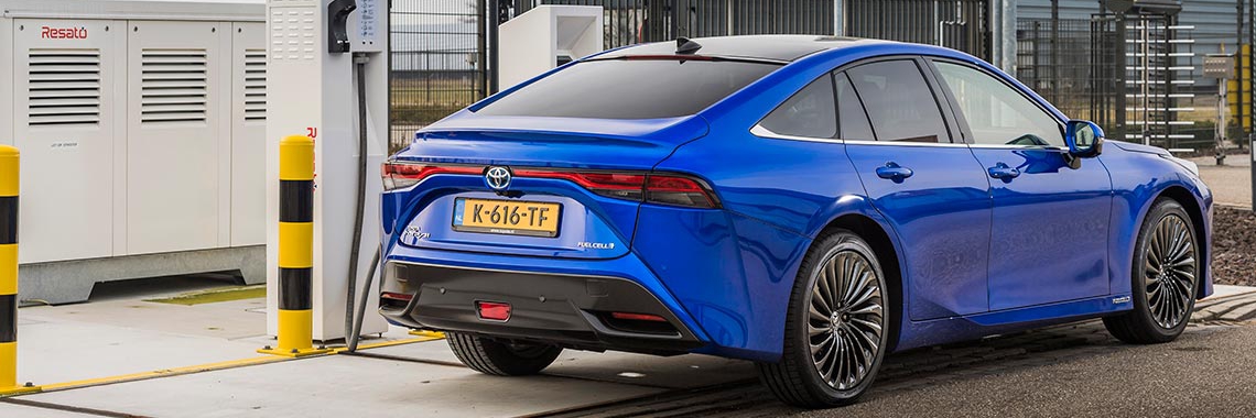 01_Toyota-levert-nieuwe-Mirai-inclusief-eigen-waterstoftankstation-hero.jpg